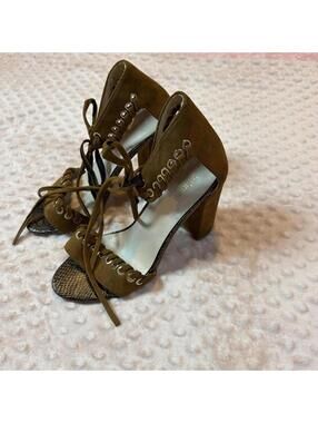 Brown suede lace up heels #heels #suede